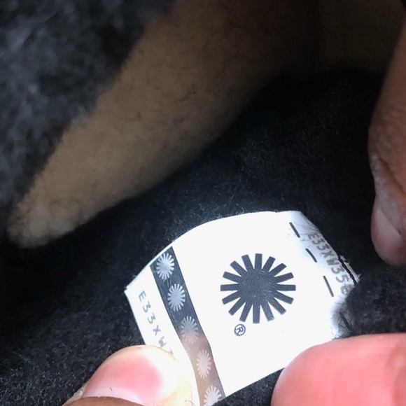 UGG Ultra Mini in black NIB - Picture 8 of 8